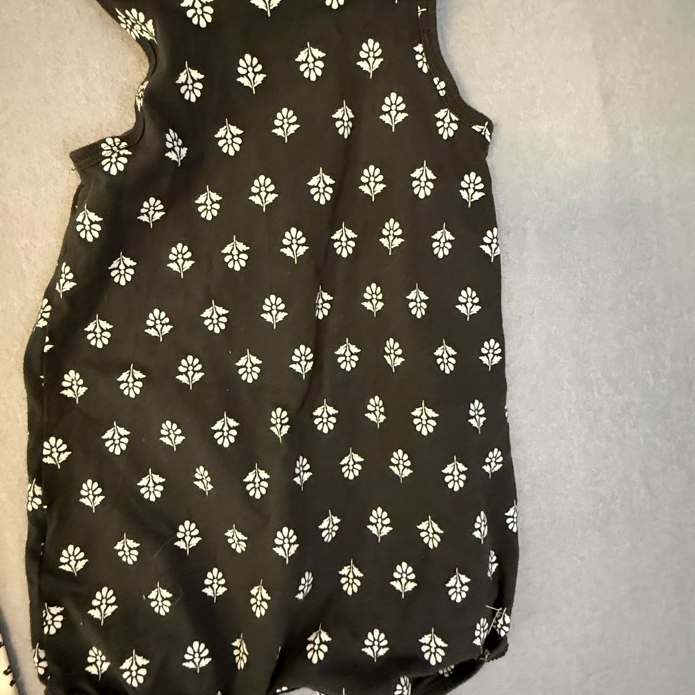 6-12 lot Cat & Jack White Baby Outfit - Picture 8 of 16